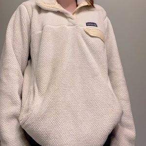 White PATAGONIA fleece quarter-button